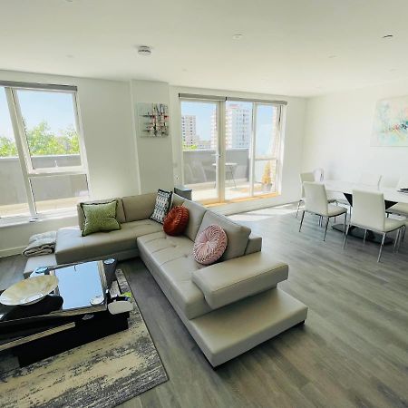شقة Modern Penthouse Flat With Free Indoor Parking لندن المظهر الخارجي الصورة